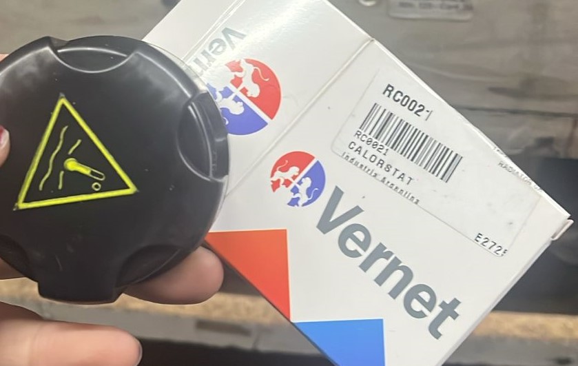TAPA DE DEPOSITO MARCA CALORSTAT PARA PEUGEOT